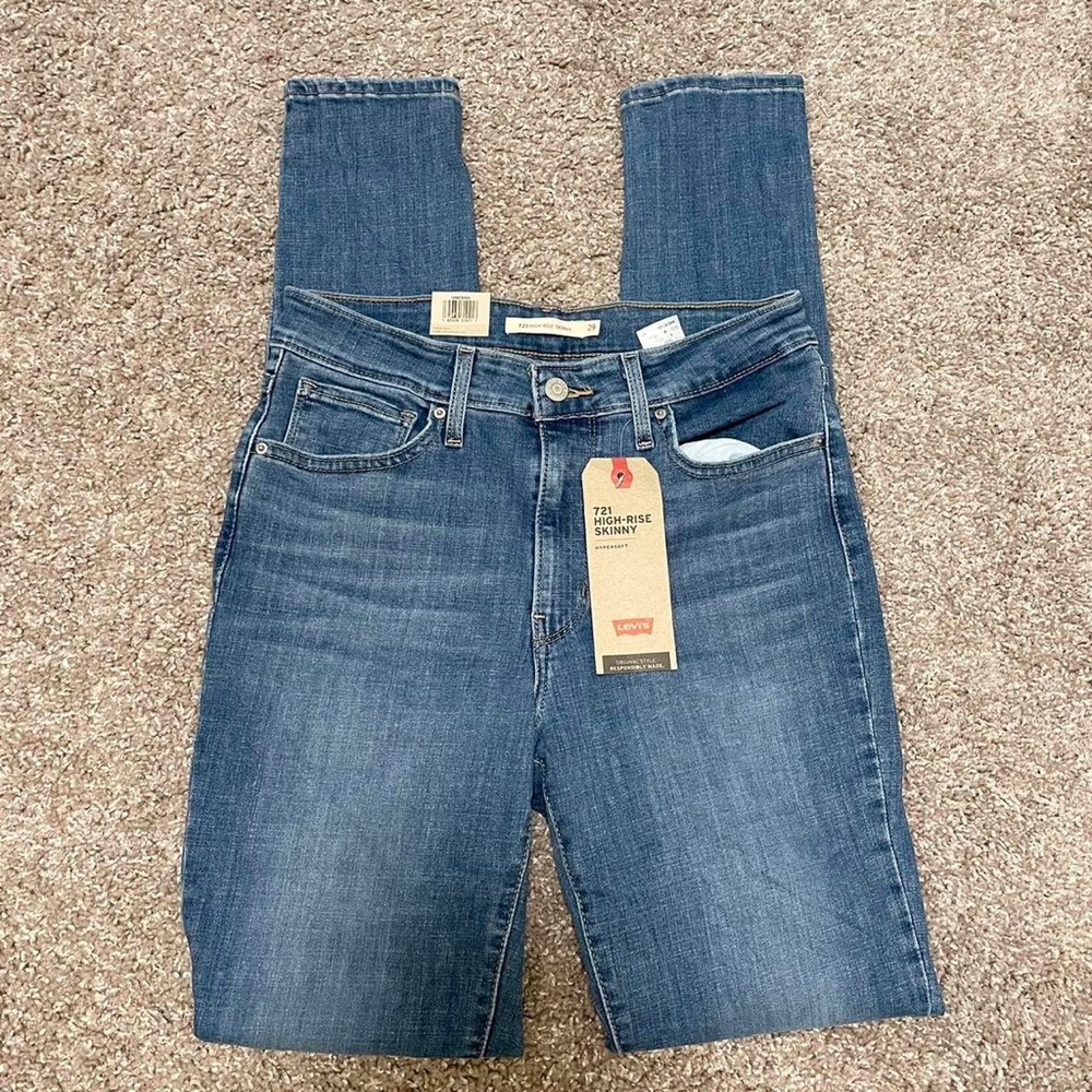 Levi’s 721 high rise skinny jeans